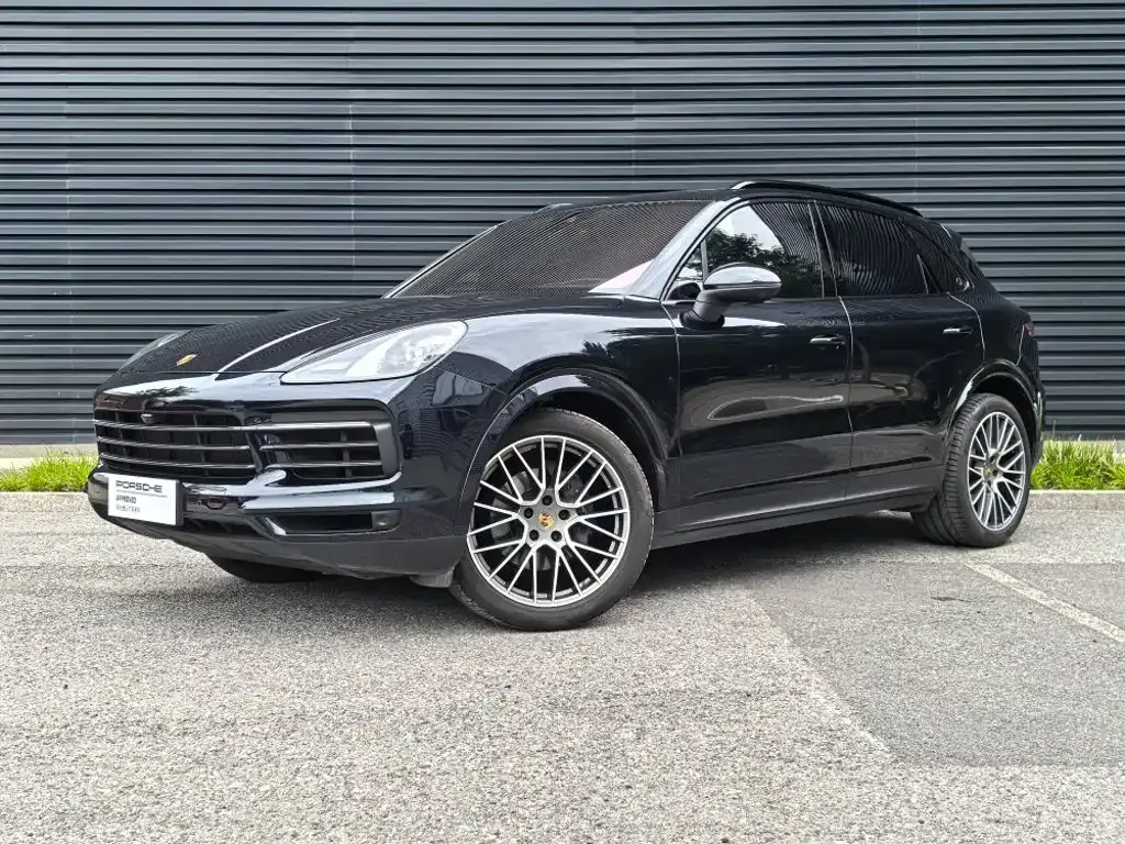 Porsche Cayenne — фото 1
