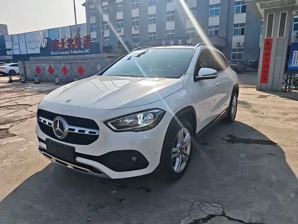 Mercedes-Benz GLA — фото 1