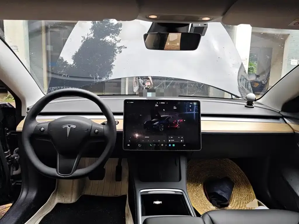 Tesla Model 3 — фото 5