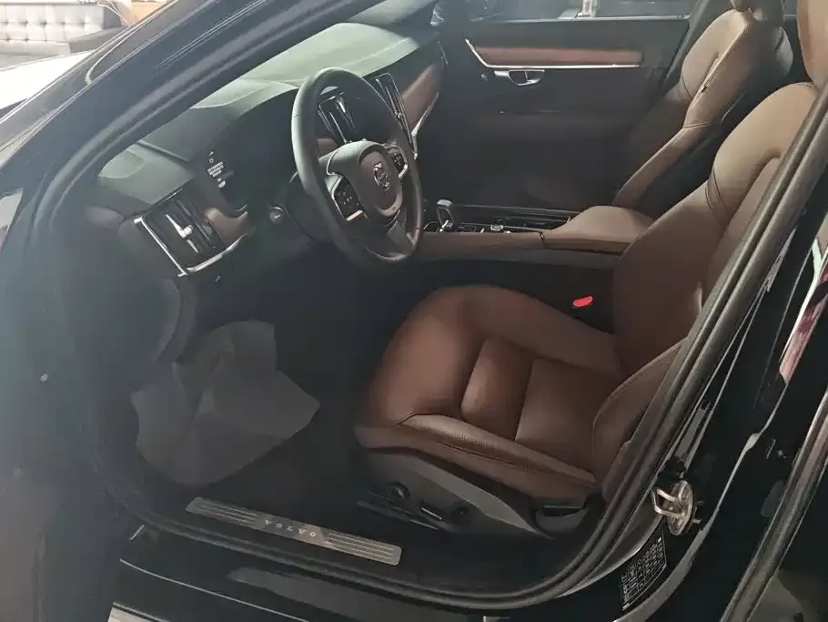 Volvo S90 — фото 10