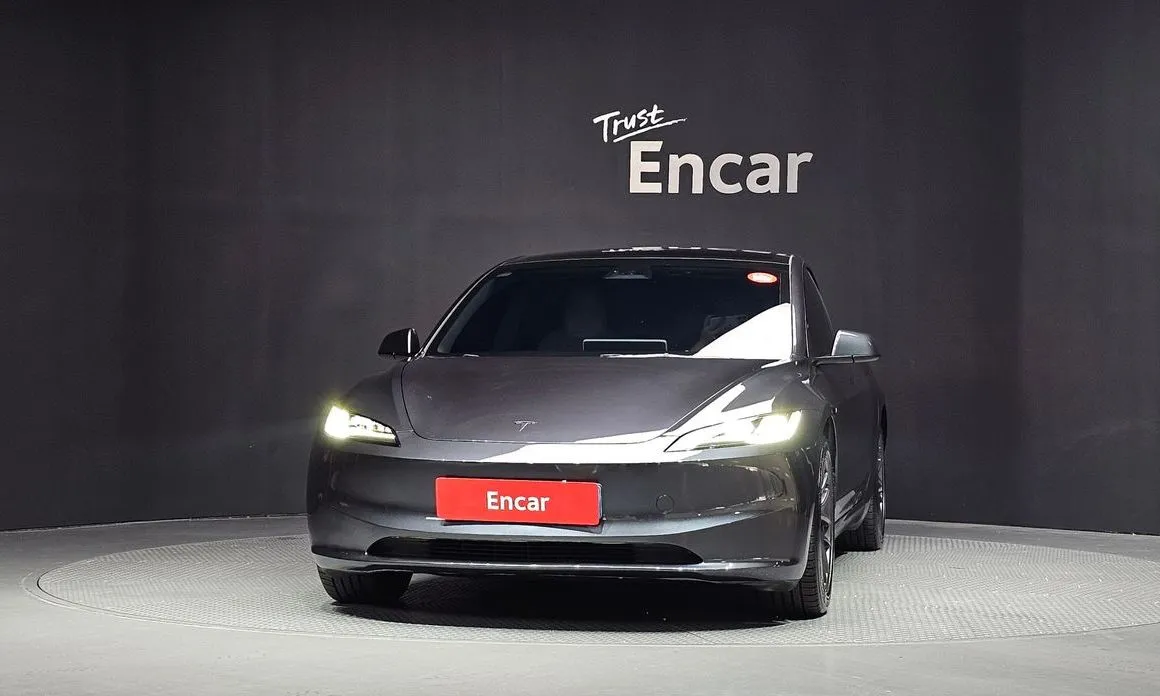 Tesla Model 3 — фото 4