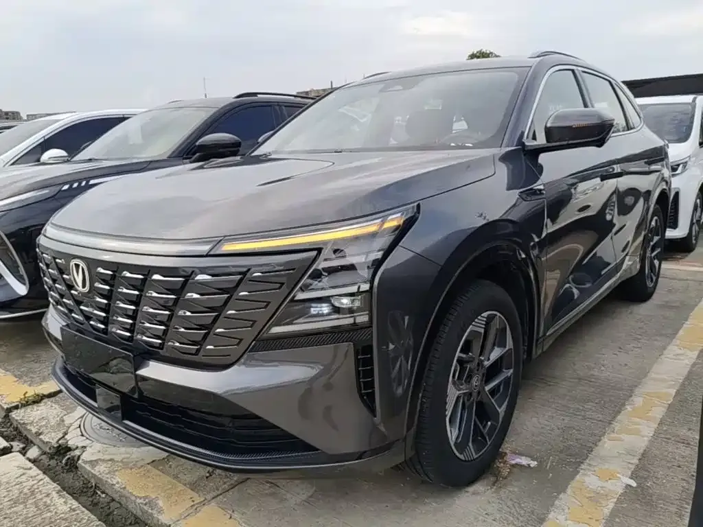 Changan CS75PLUS — фото 1