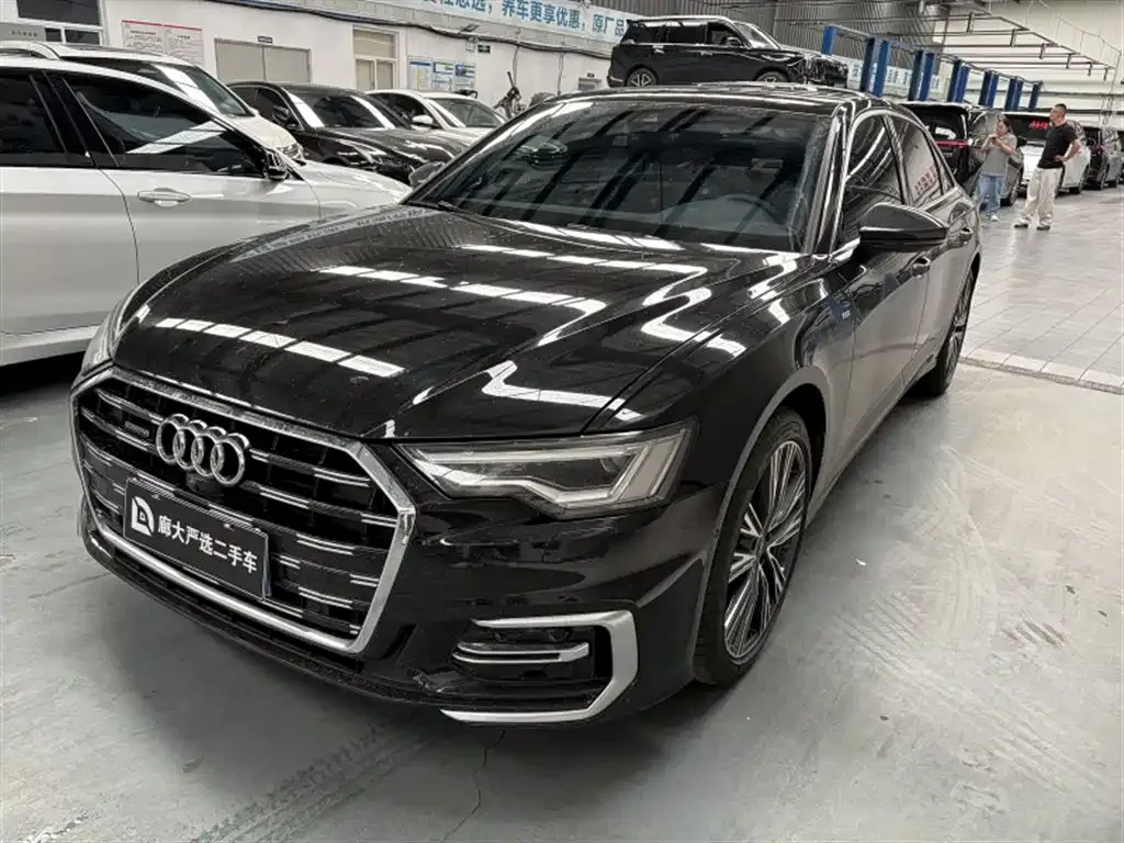 Audi A6L — фото 1