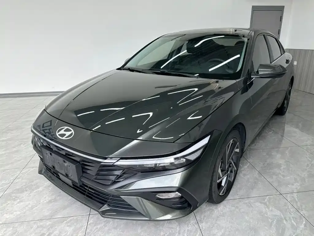 Hyundai Elantra — фото 7