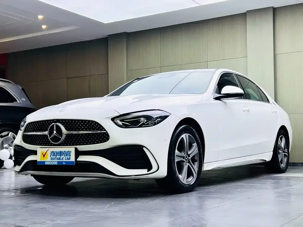 Mercedes-Benz C-Class — фото 1
