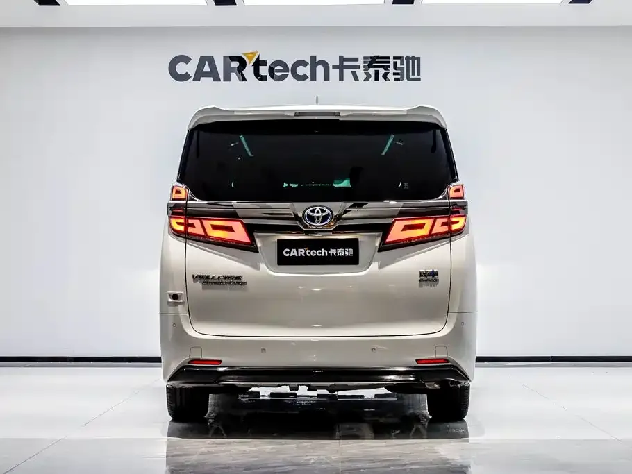 Toyota Vellfire — фото 3