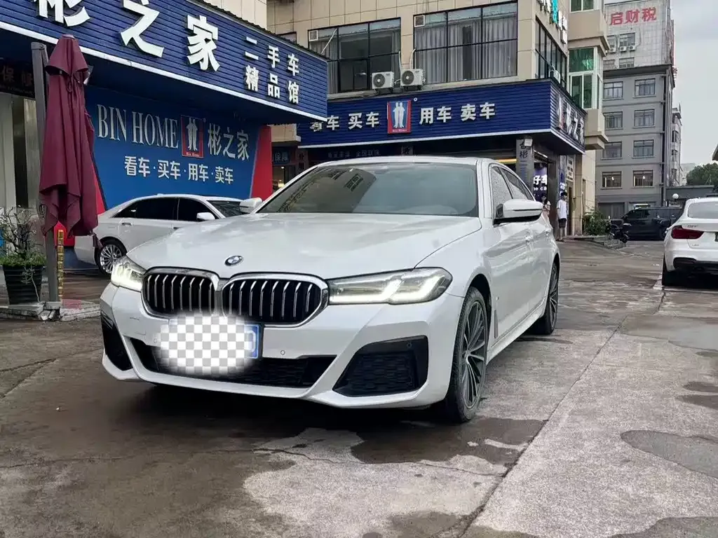 BMW 5 Series — фото 1