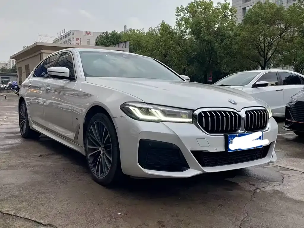 BMW 5 Series — фото 4