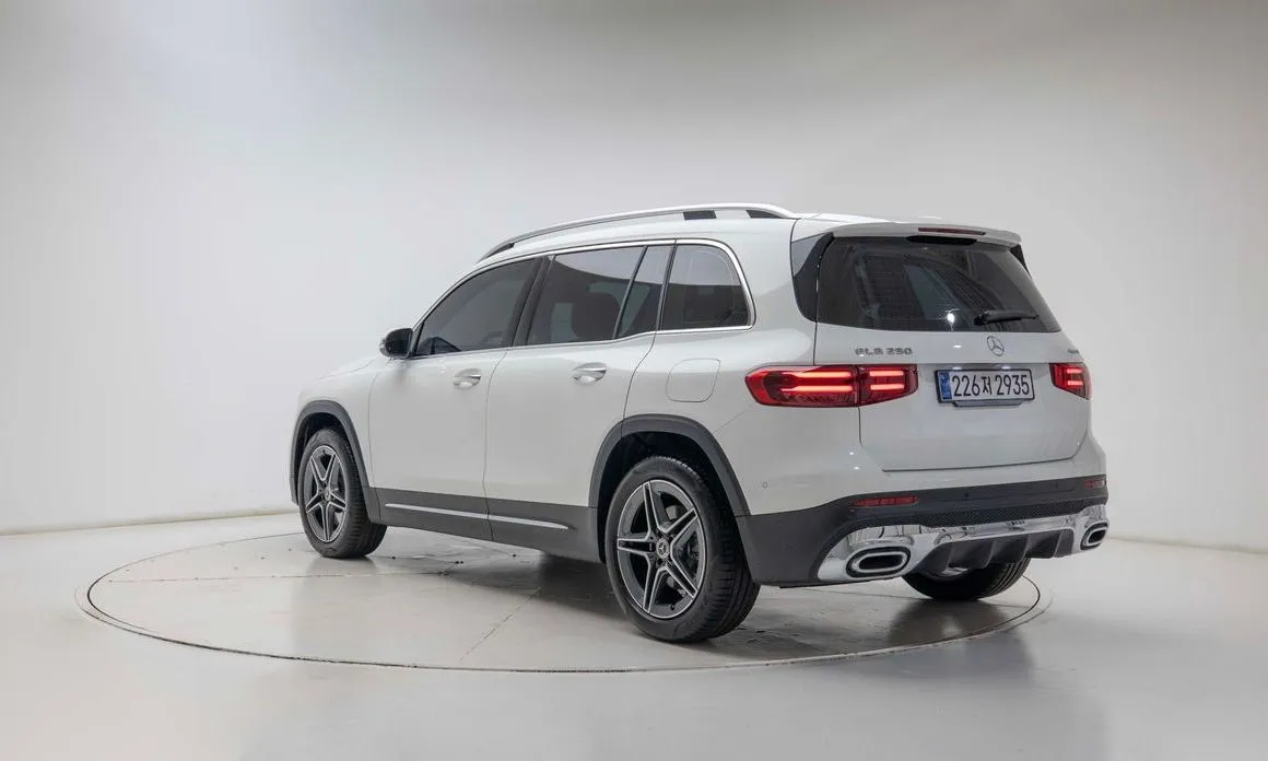 Mercedes-Benz GLB-Class — фото 4