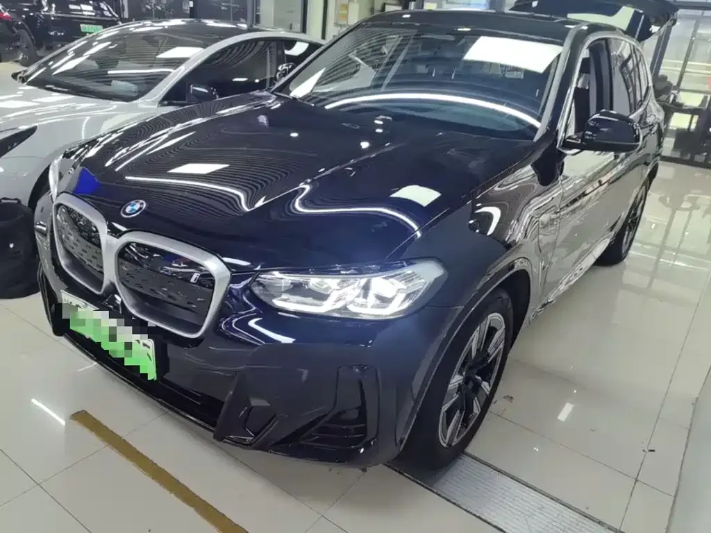 BMW iX3 — фото 1