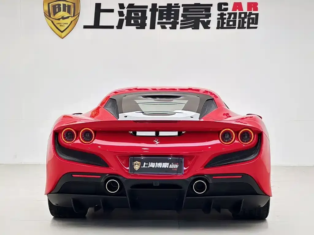 Ferrari F8 — фото 6