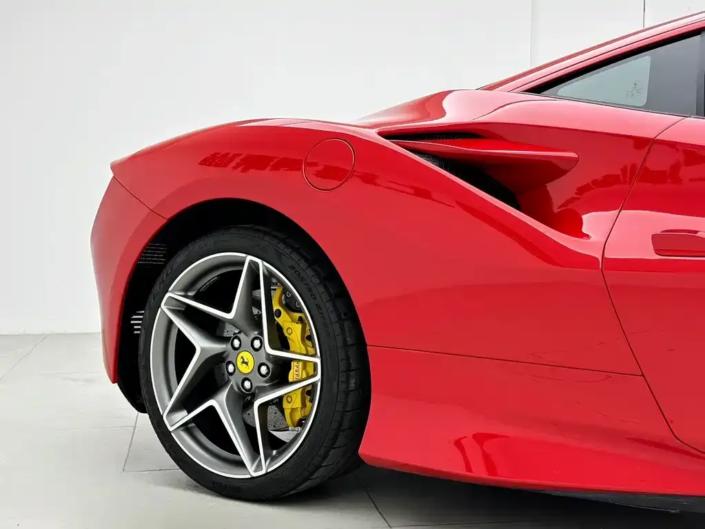 Ferrari F8 — фото 4
