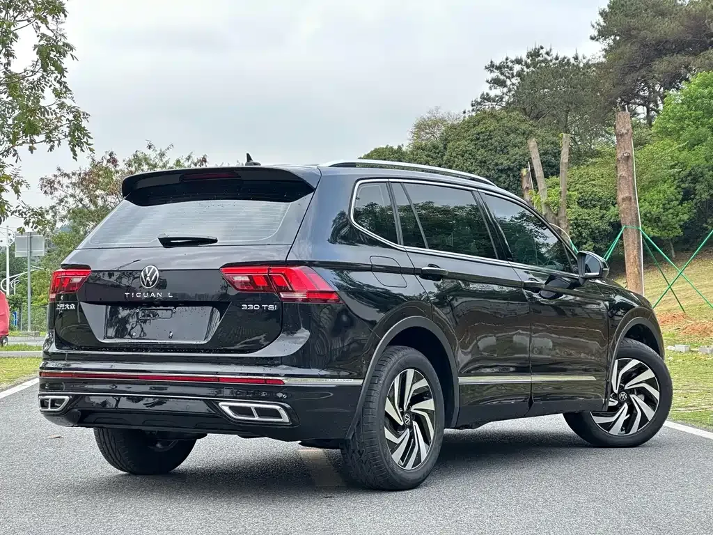 Volkswagen Tiguan L — фото 6