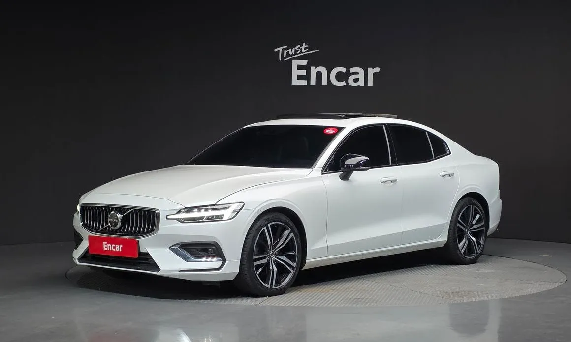Volvo S60 — фото 1