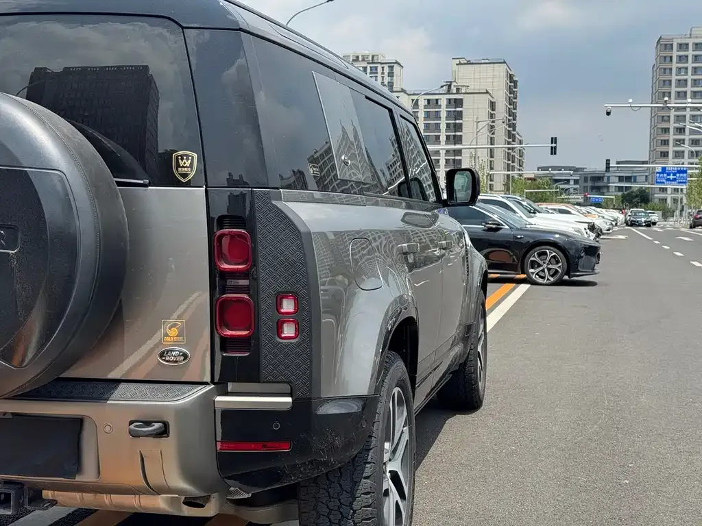 Land Rover Defender — фото 4