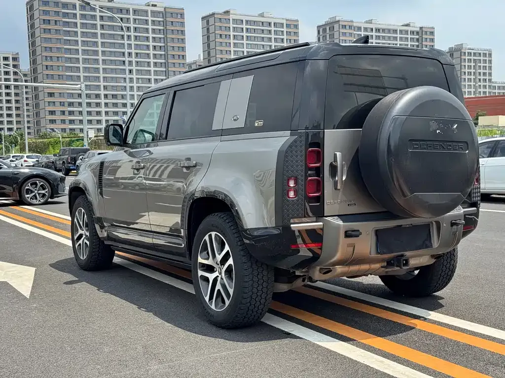 Land Rover Defender — фото 6