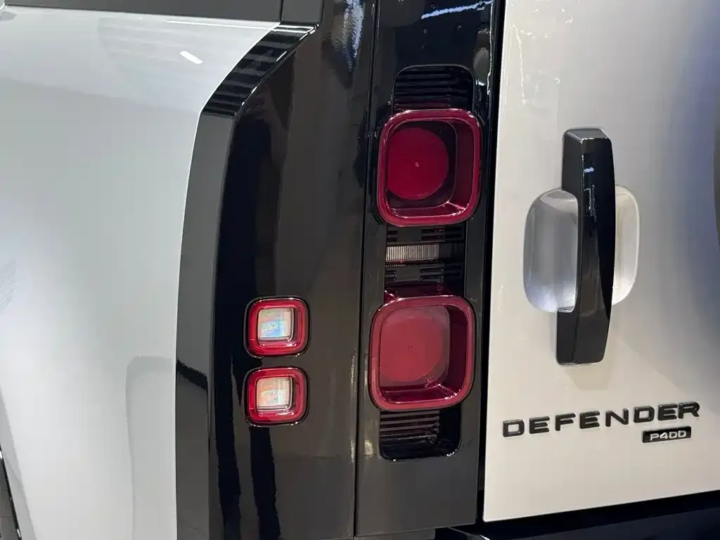 Land Rover Defender — фото 2