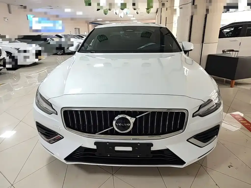 Volvo S60 — фото 4