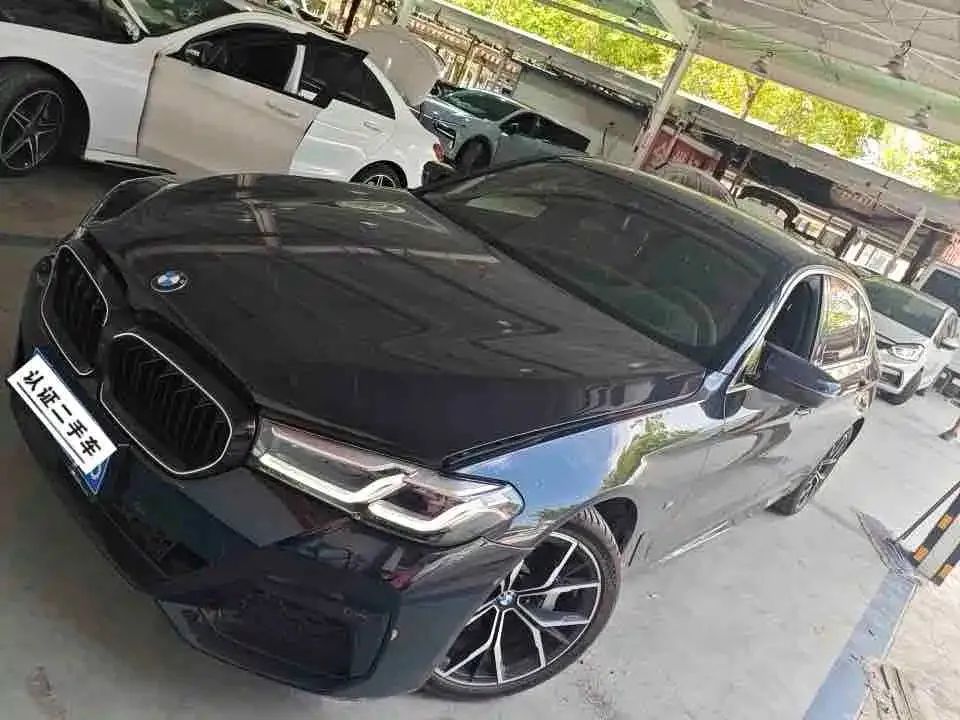 BMW 5 Series — фото 1