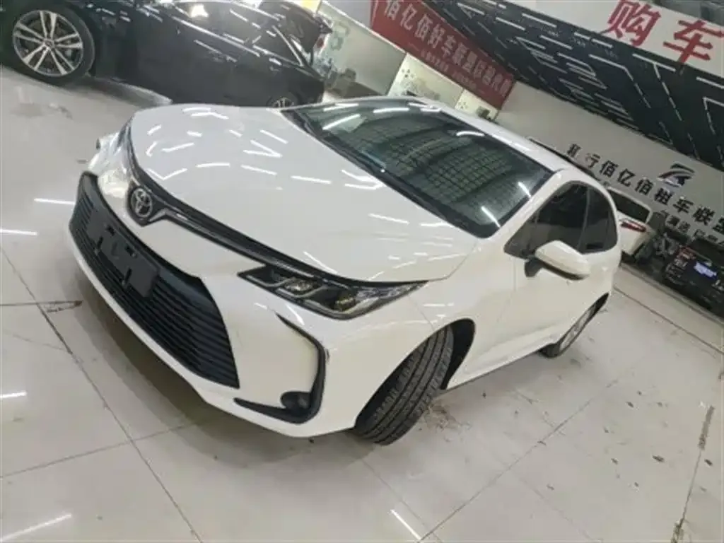 Toyota Corolla — фото 1