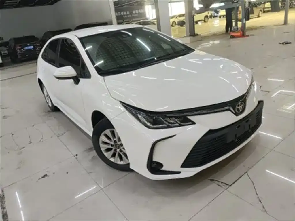 Toyota Corolla — фото 3