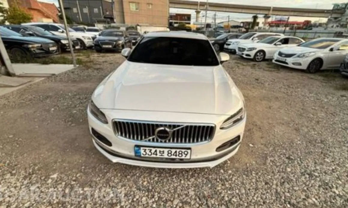 Volvo S90 — фото 1