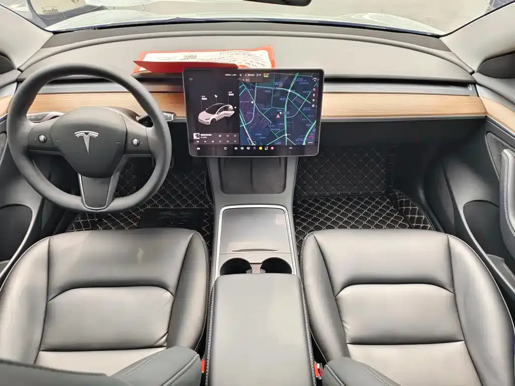 Tesla Model 3 — фото 9