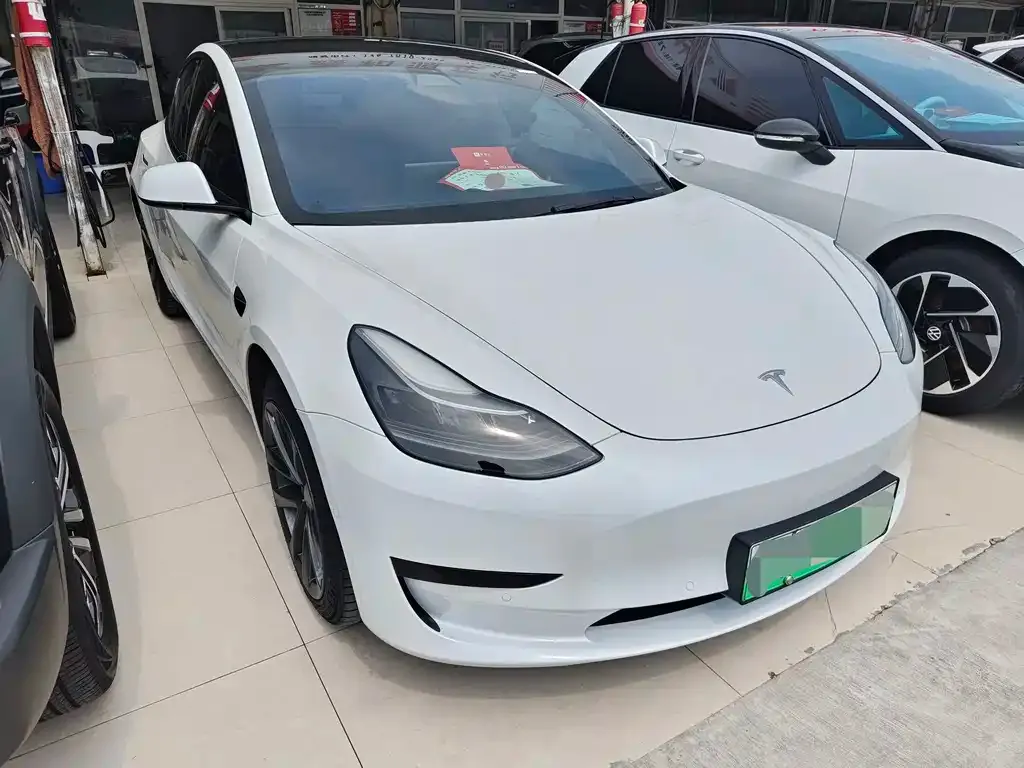 Tesla Model 3 — фото 10
