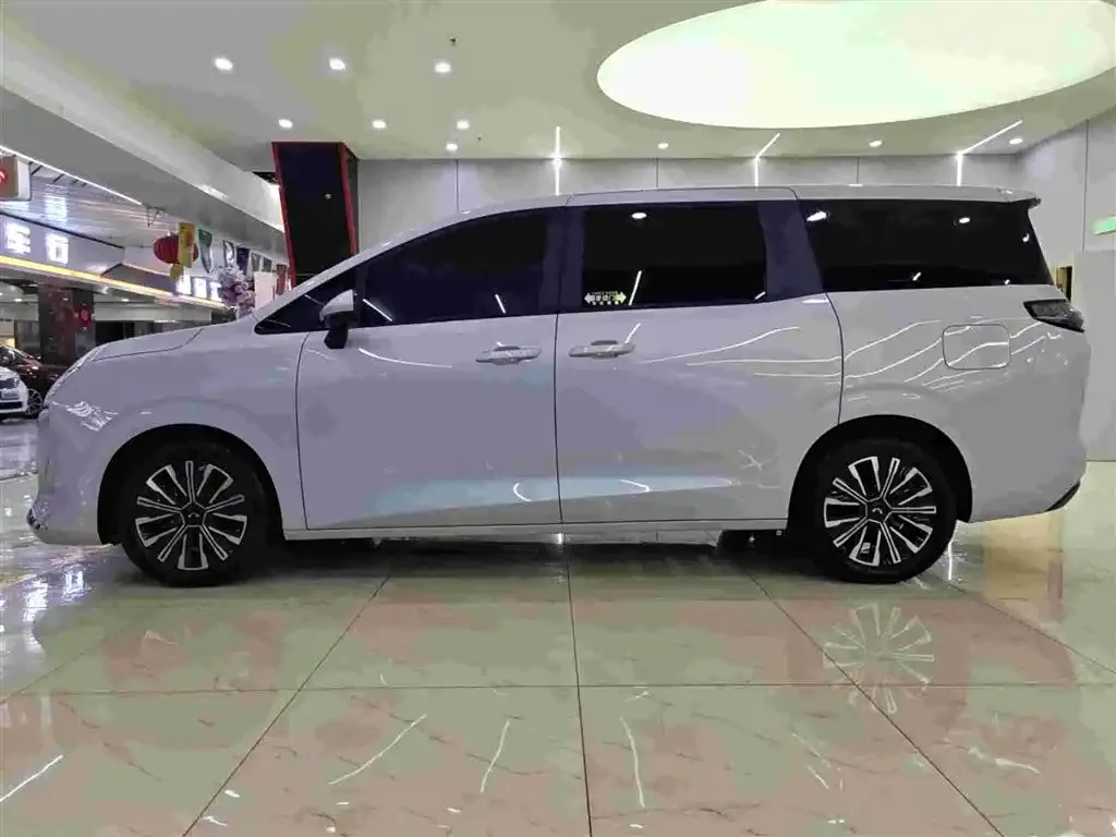 Wuling Xingguang 730 New Energy — фото 6