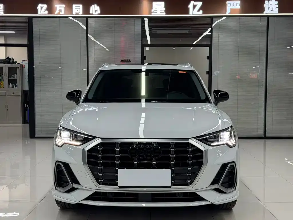 Audi Q3 — фото 10