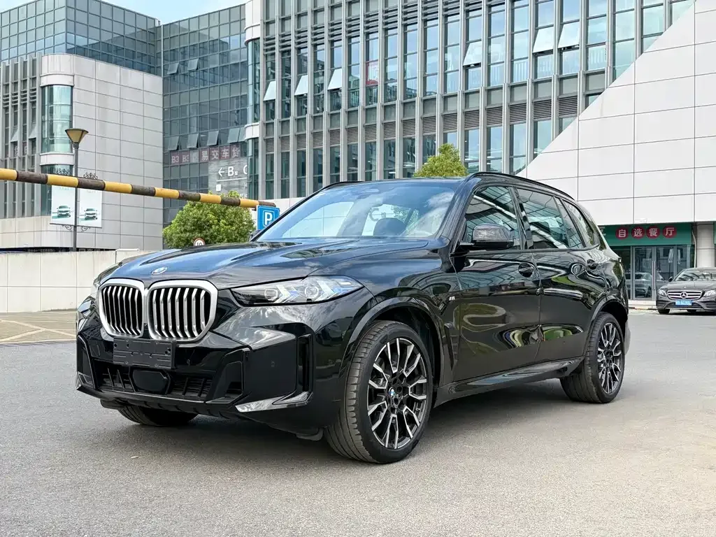 BMW X5 — фото 1