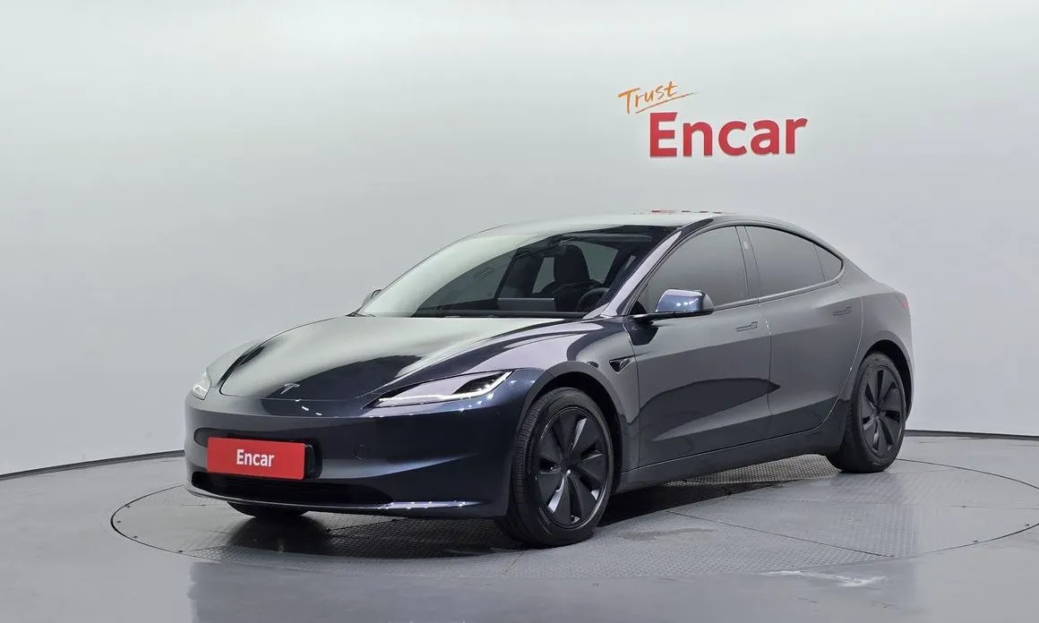 Tesla Model 3 — фото 1