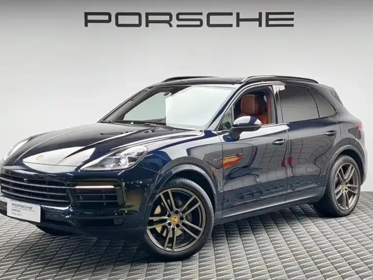 Porsche Cayenne — фото 1