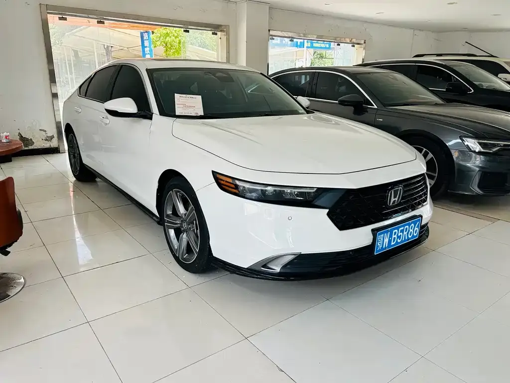 Honda Accord — фото 7