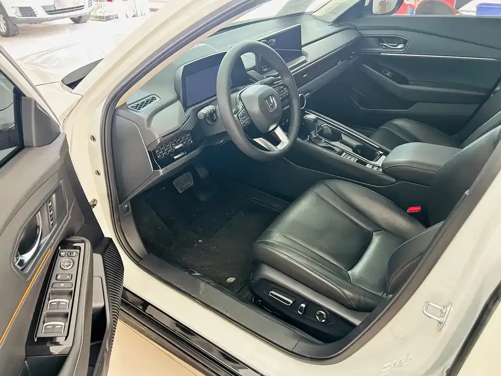 Honda Accord — фото 8