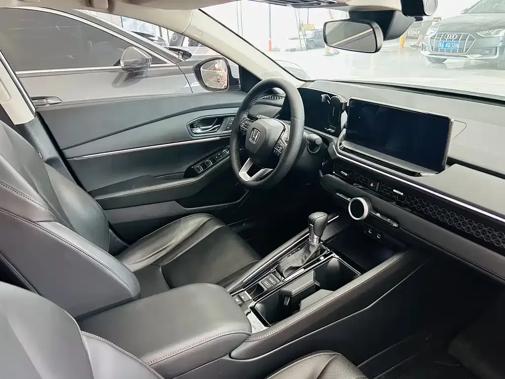 Honda Accord — фото 6