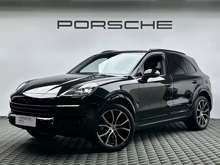 Porsche Cayenne — фото 1