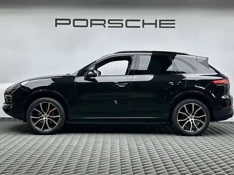 Porsche Cayenne — фото 10
