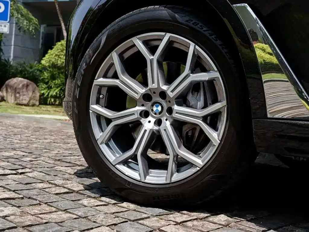 BMW X7 — фото 6