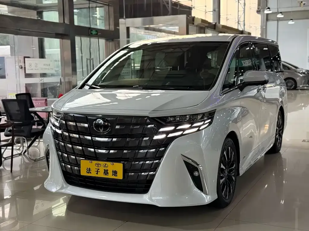 Toyota Alphard — фото 10