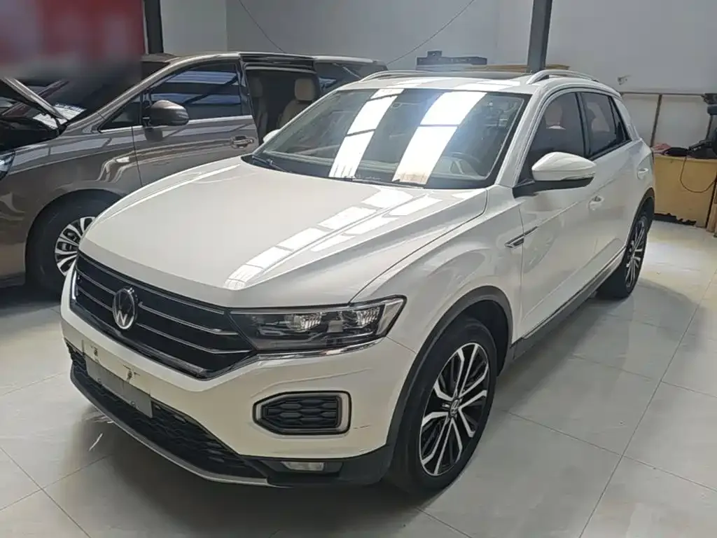 Volkswagen T-Roc — фото 10