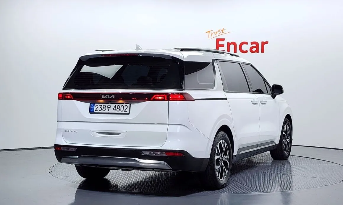 Kia Carnival — фото 10