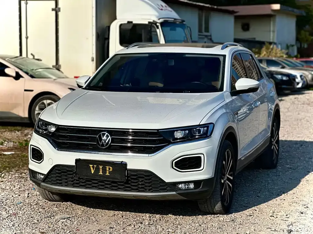 Volkswagen T-Roc — фото 6