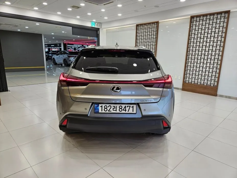 Lexus UX — фото 9