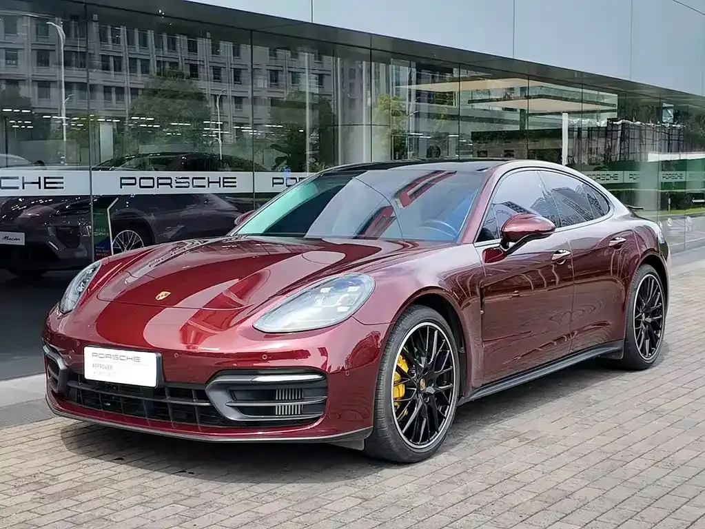 Porsche Panamera — фото 1