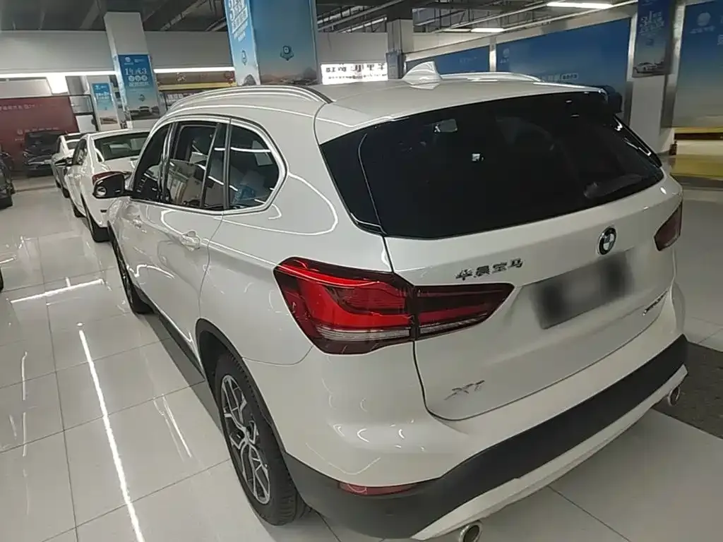 BMW X1 — фото 10