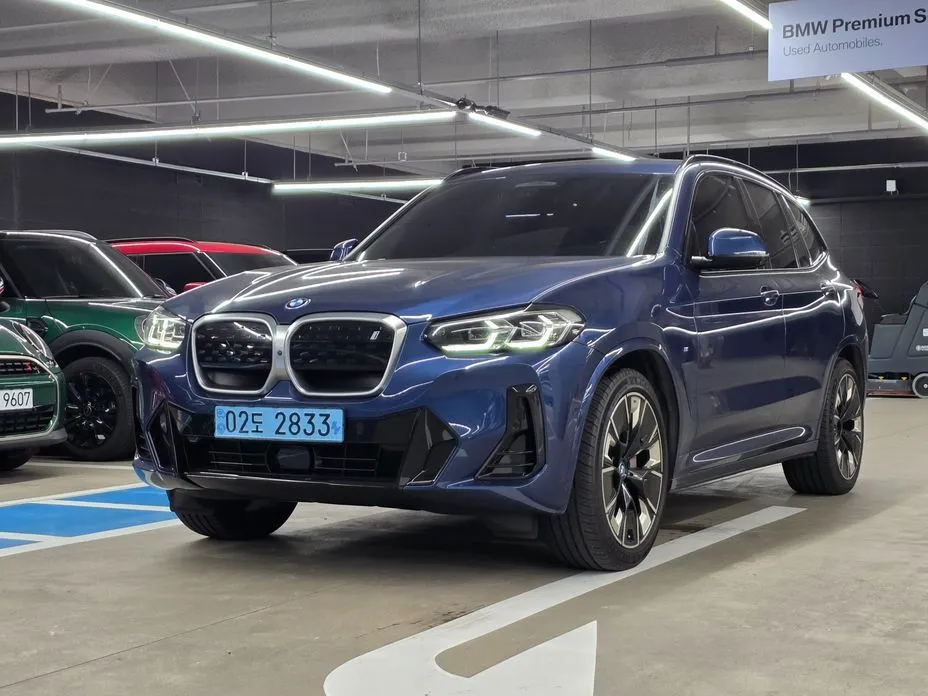 BMW iX3 — фото 1
