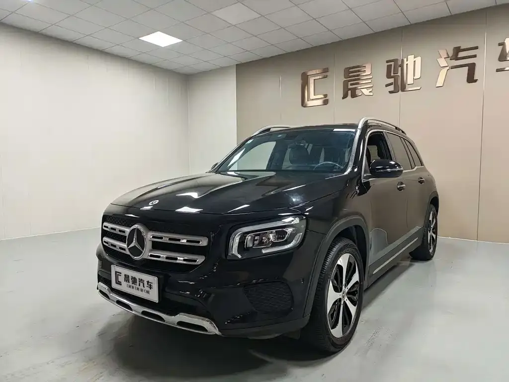 Mercedes-Benz GLB — фото 1