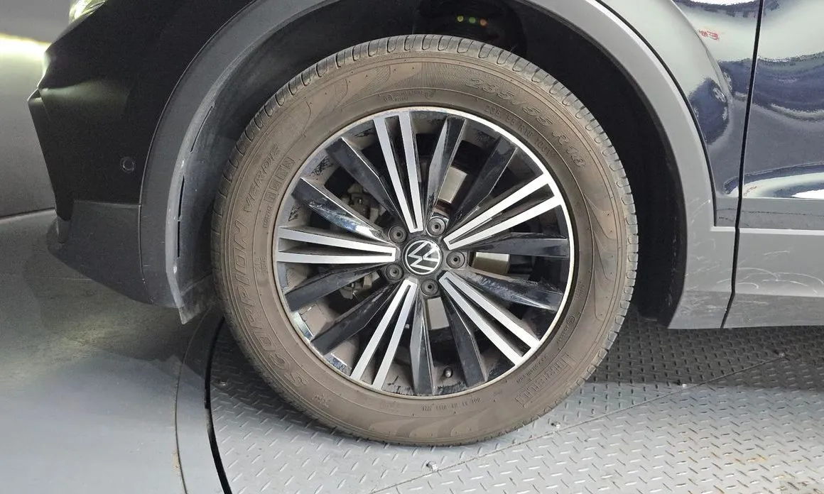 Volkswagen Tiguan — фото 4