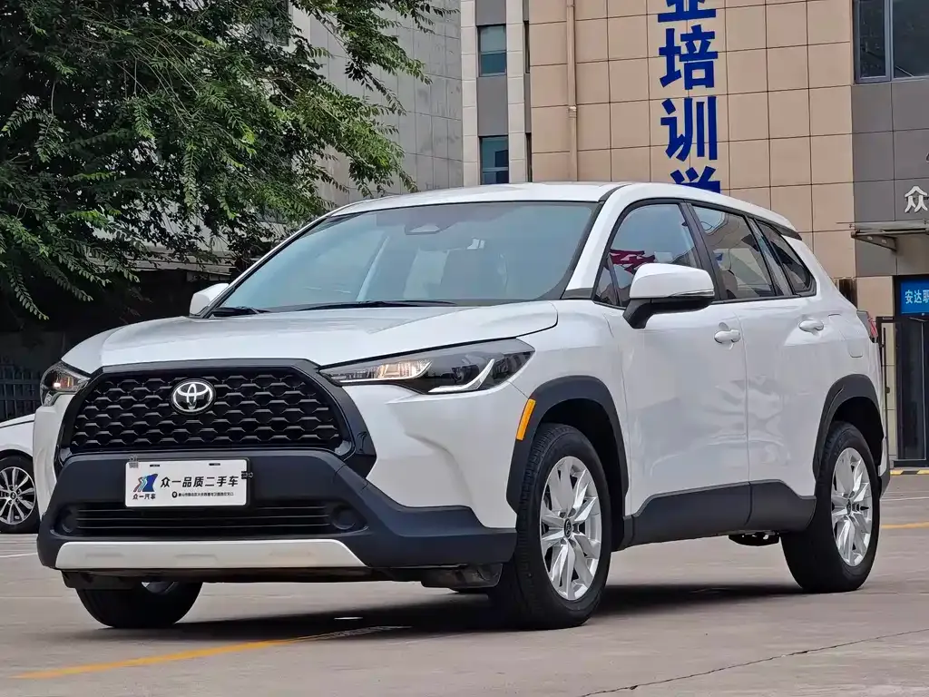 Toyota Corolla Cross — фото 1